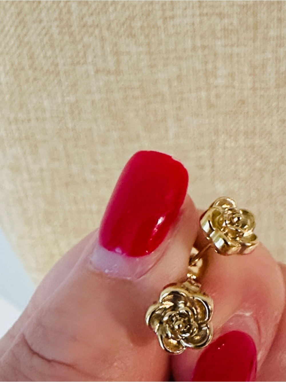 Fashion Jewelry Gold Stud Earrings with Red Accent
